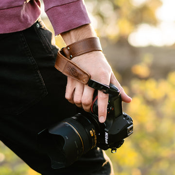 The Benefits of a Leather Wrist Strap For Cameras
